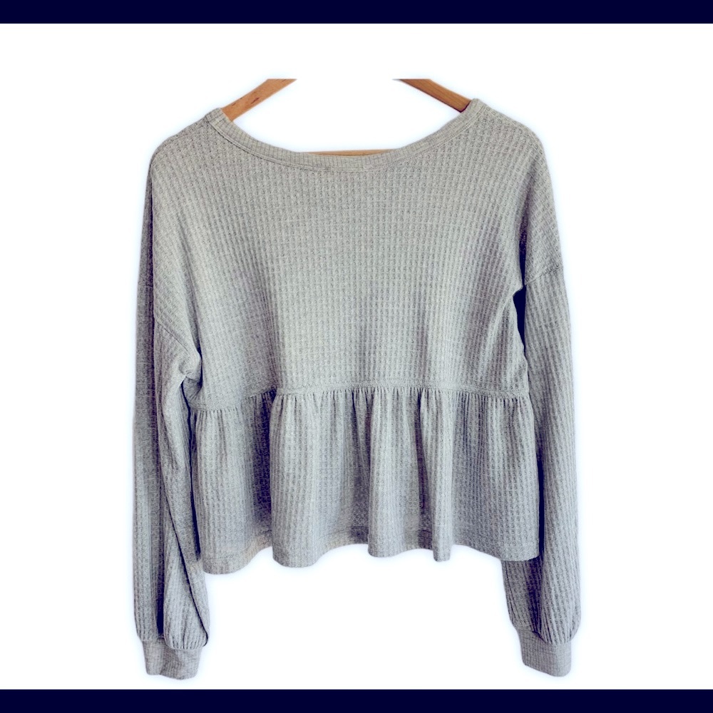 ILLA ILLA Knit Ruffle Top Sz M - Picture 2 of 5